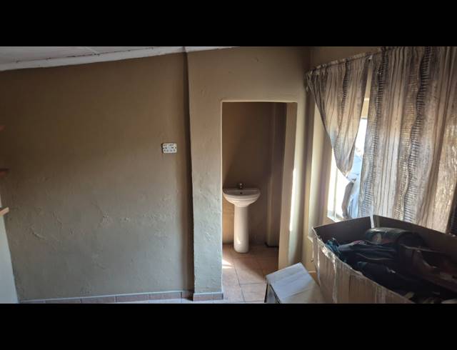 3 BEDROOM HOUSE FOR SALE IN BRENTHURST